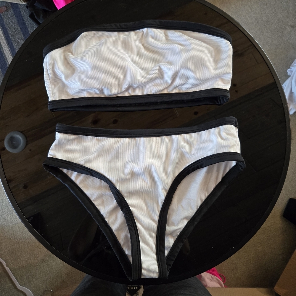 New Amazon Contrast Bandeau Bikini
